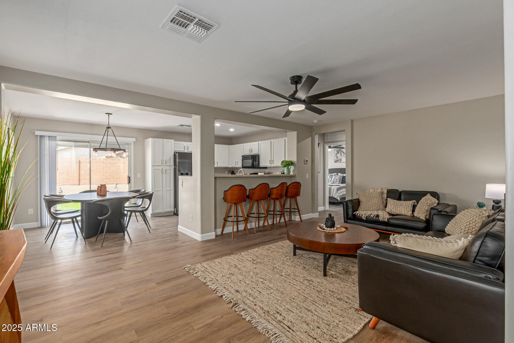 12430 W Willow Avenue - Photo 4