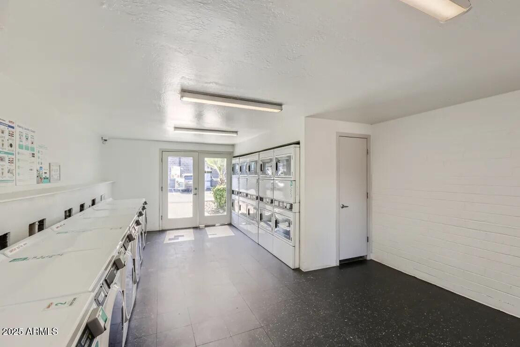 1645 E Thomas Road - Photo 32