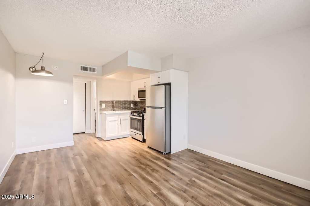 1645 E Thomas Road - Photo 1