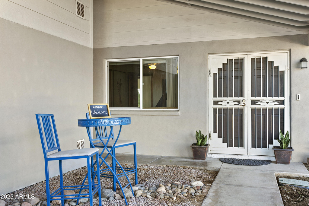 2707 E Louise Drive - Photo 1