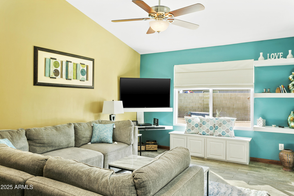 2707 E Louise Drive - Photo 8