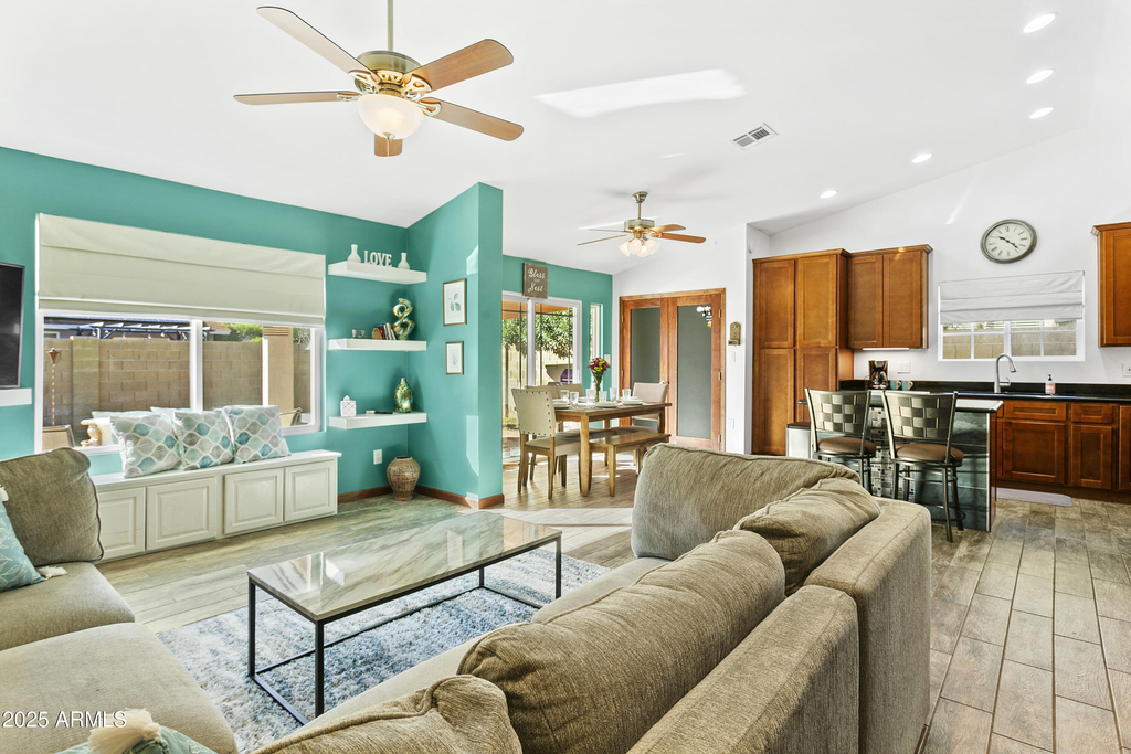 2707 E Louise Drive - Photo 7