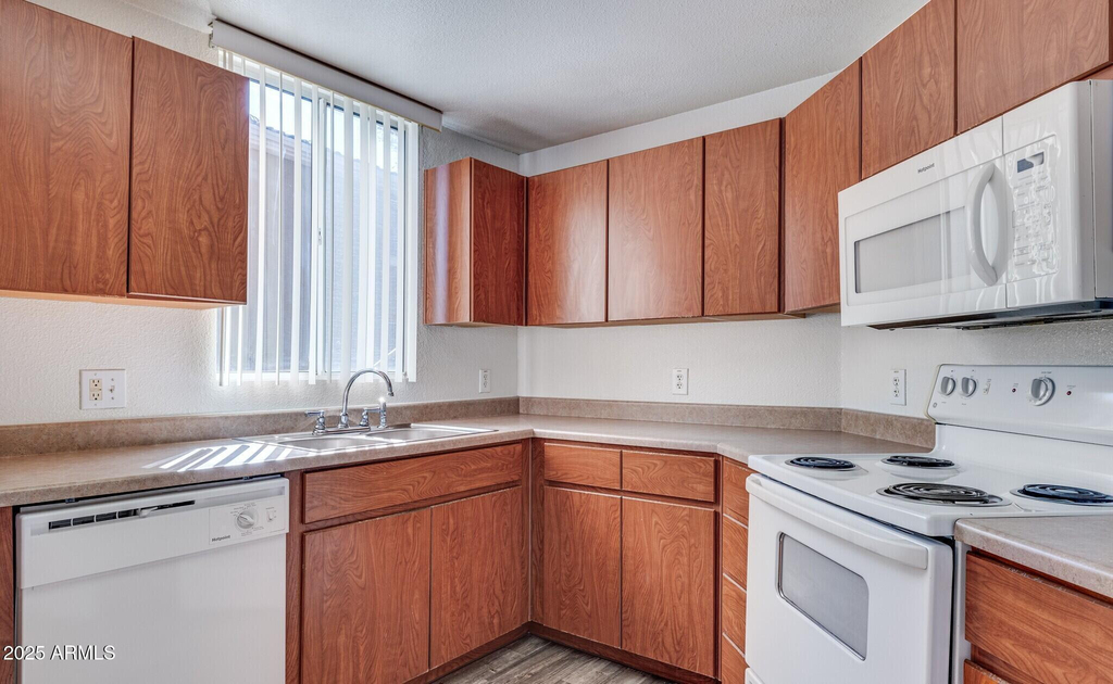 1737 N Central Avenue - Photo 3