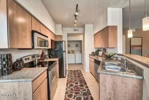 2400 N Bullard Avenue - Photo 3