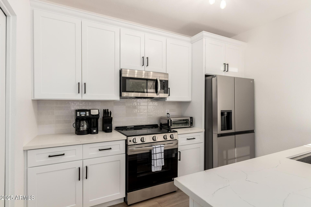 11333 N 92nd Street - Photo 4