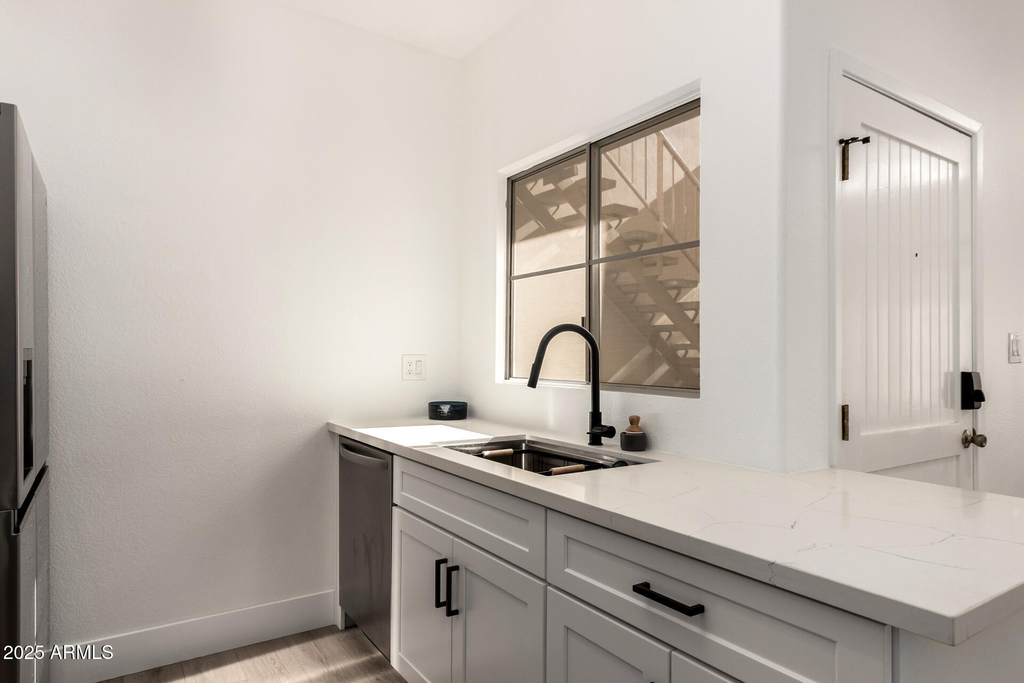11333 N 92nd Street - Photo 7