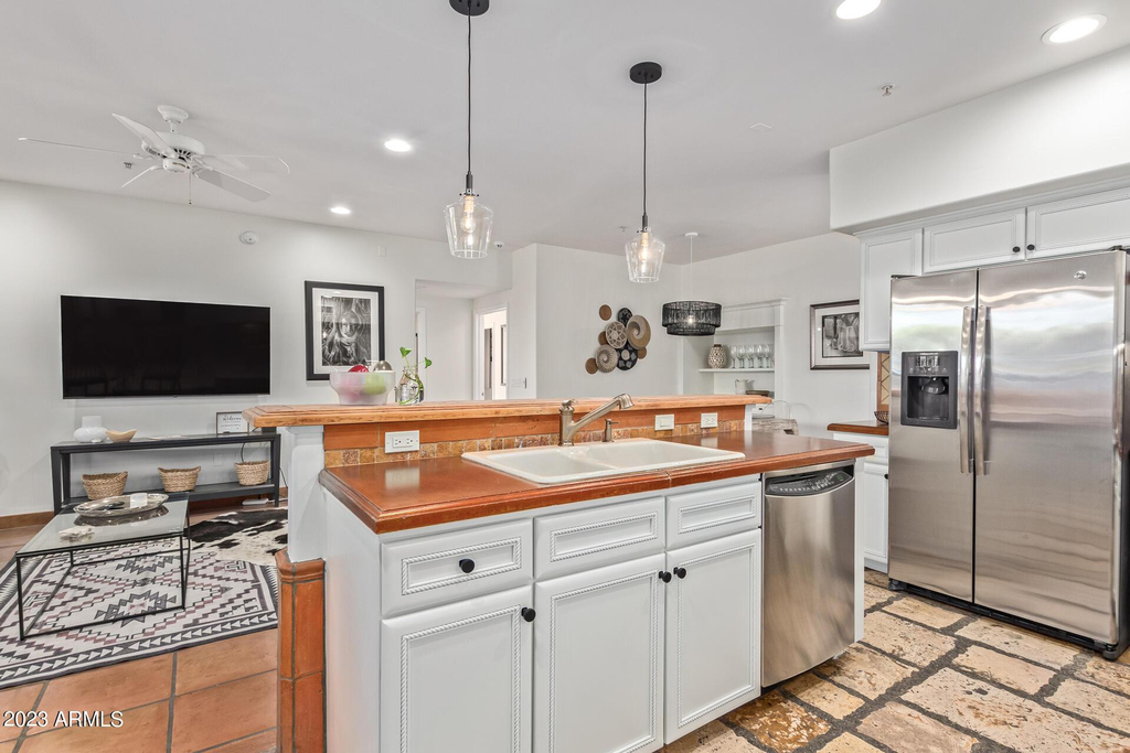 20660 N 40th Street - Photo 3