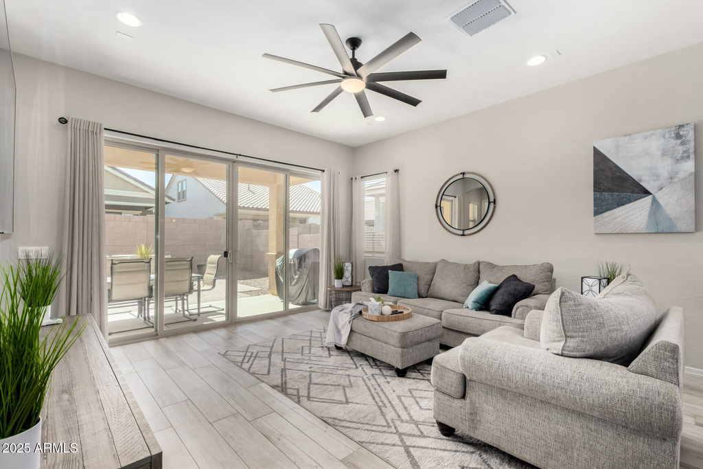 23129 E Carriage Way - Photo 6