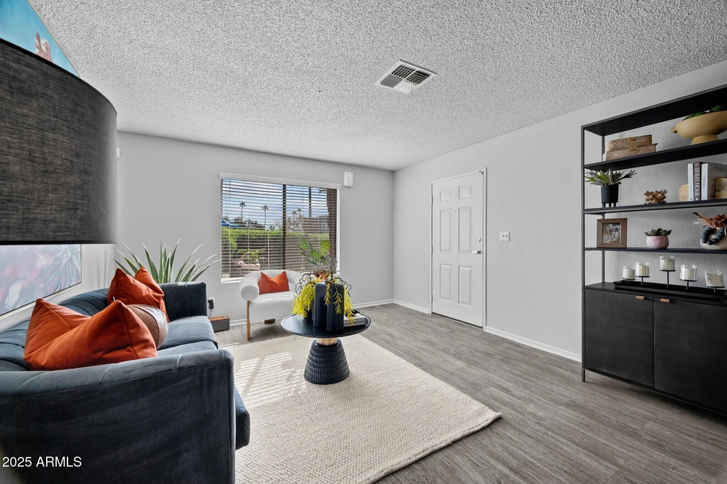 1320 N Mcqueen Road - Photo 5
