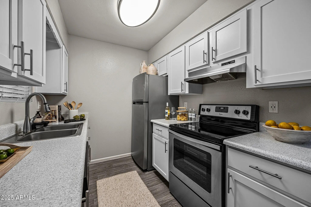 9350 N 67th Avenue - Photo 1