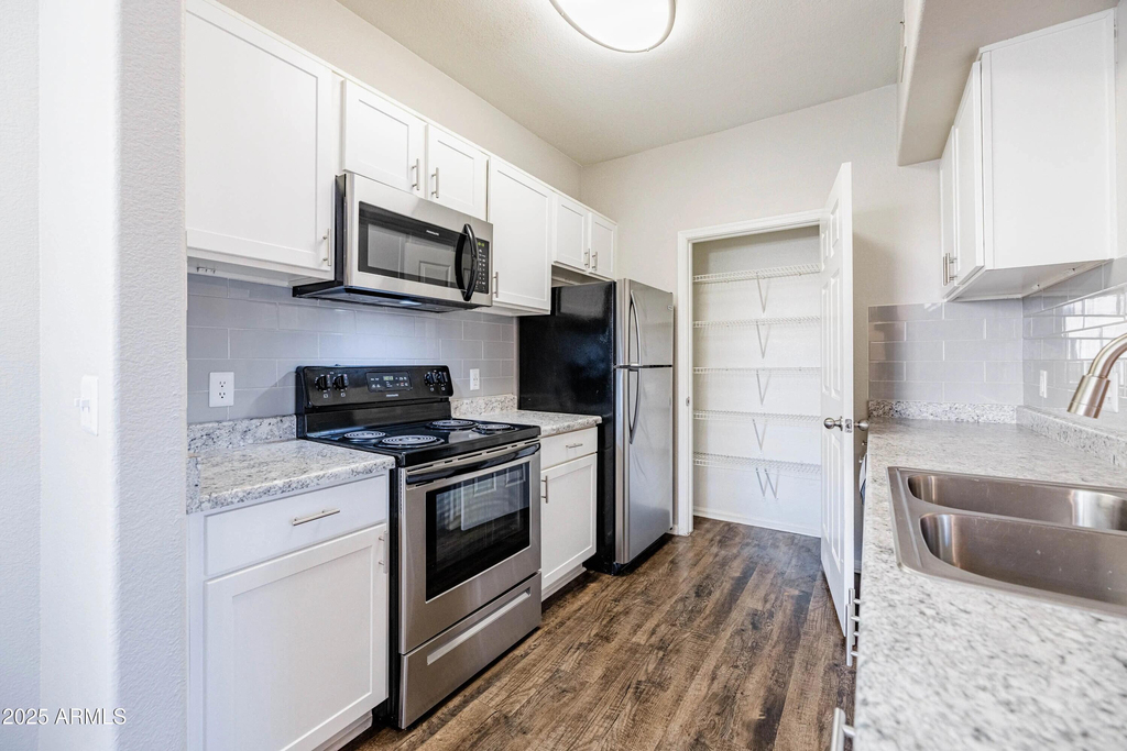 17374 N 89th Avenue - Photo 1