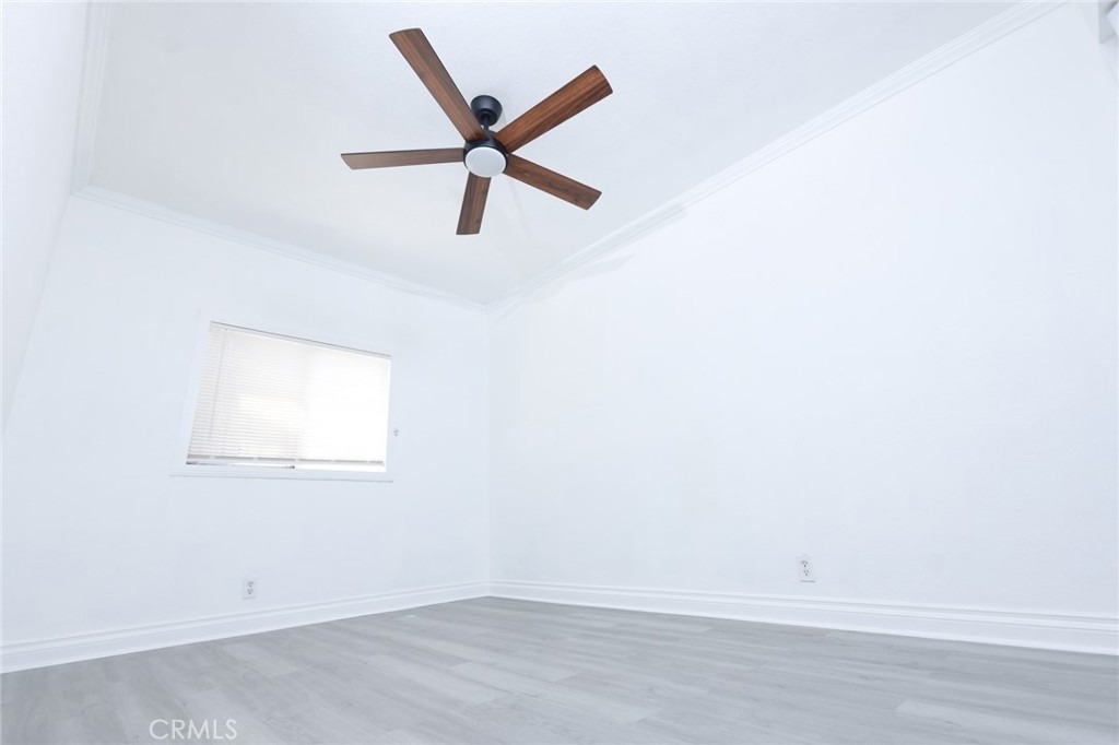 1033 West 62nd Street - Photo 7