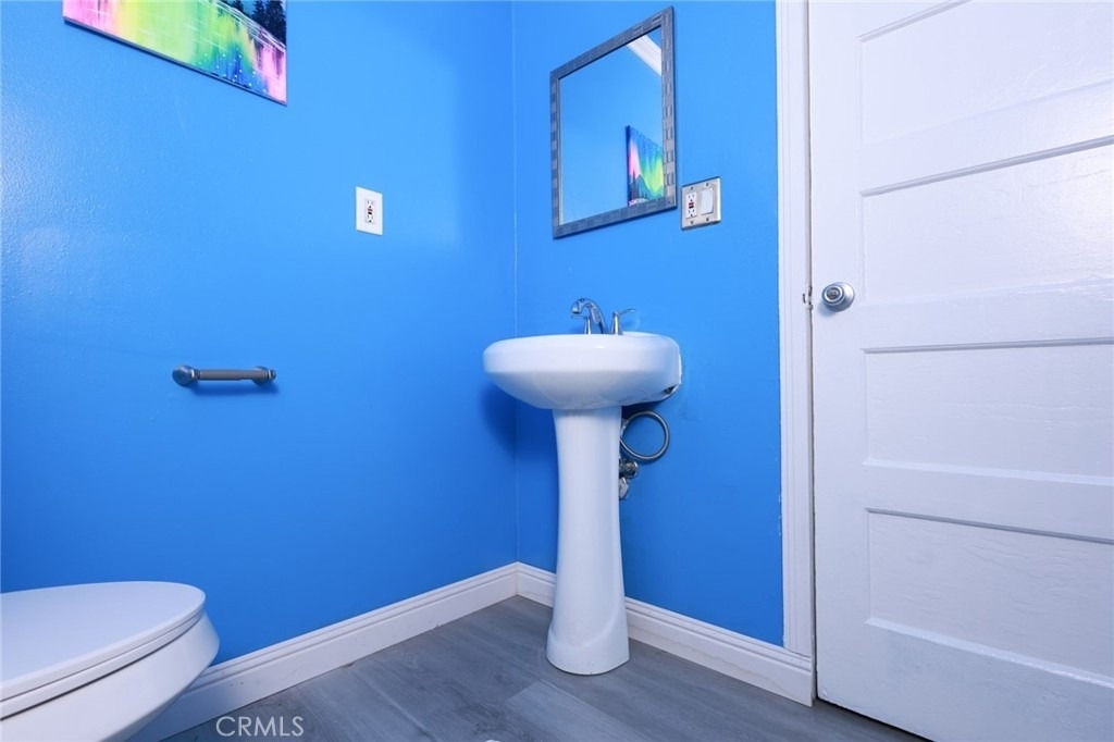 1033 West 62nd Street - Photo 3