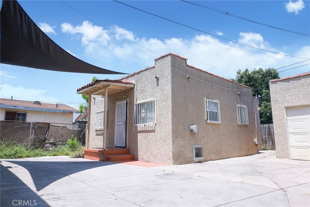 1033 West 62nd Street - Photo 5