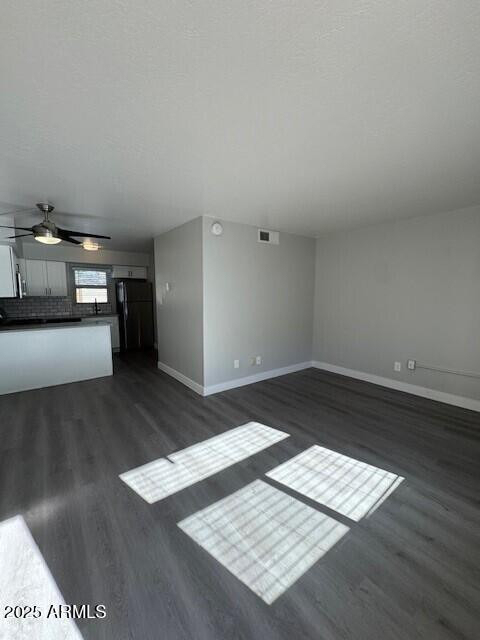 2250 W Glendale Avenue - Photo 2
