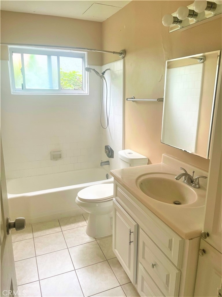 931 W 19th Street - Photo 11