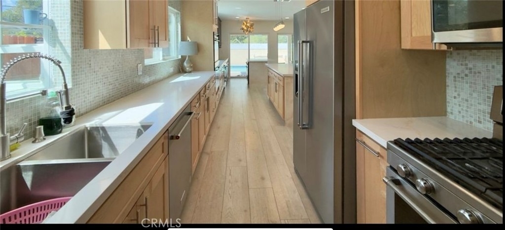 5921 Nw Fallbrook Avenue - Photo 4