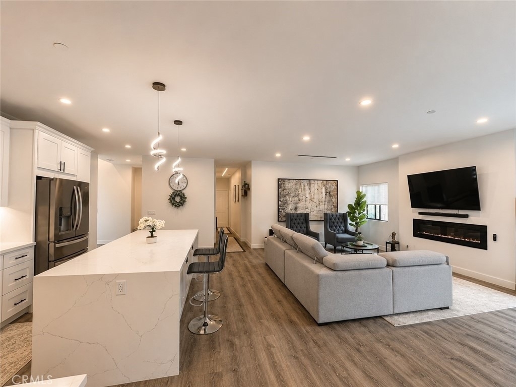 7717 Jamieson Avenue - Photo 5