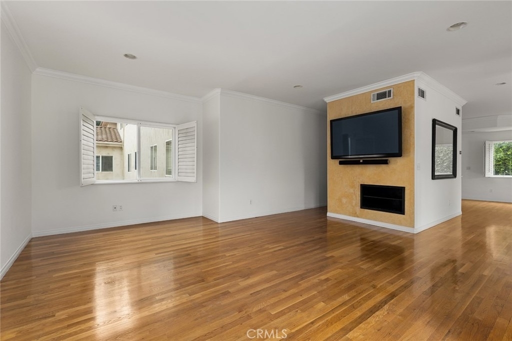 14328 Magnolia Boulevard - Photo 8