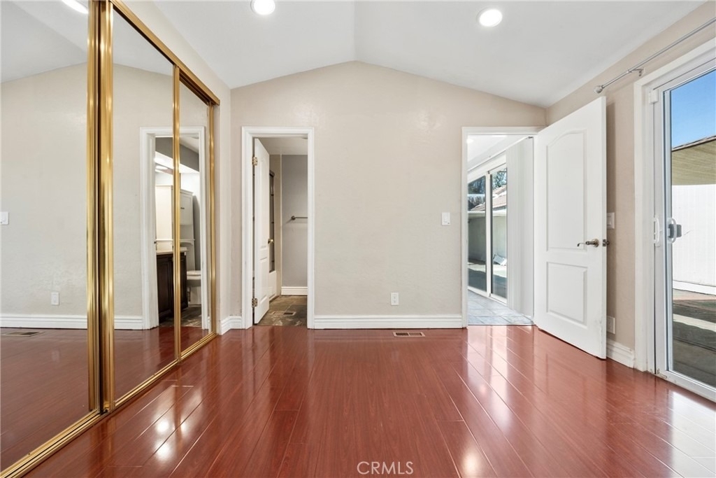 1552 Club Drive - Photo 6