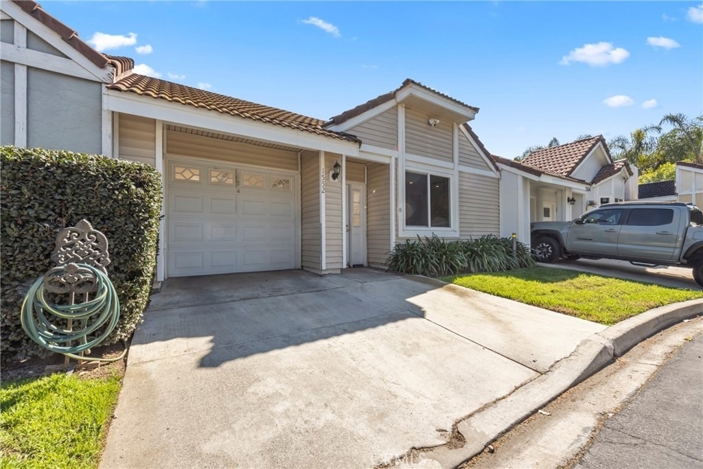 1552 Club Drive - Photo 1