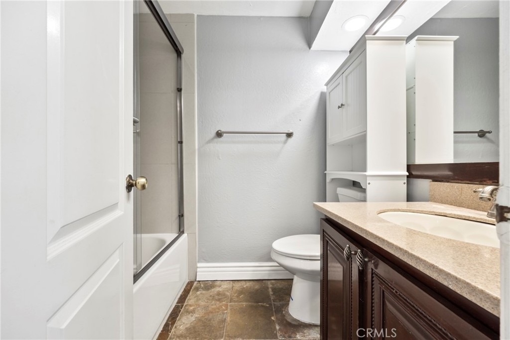 1552 Club Drive - Photo 7