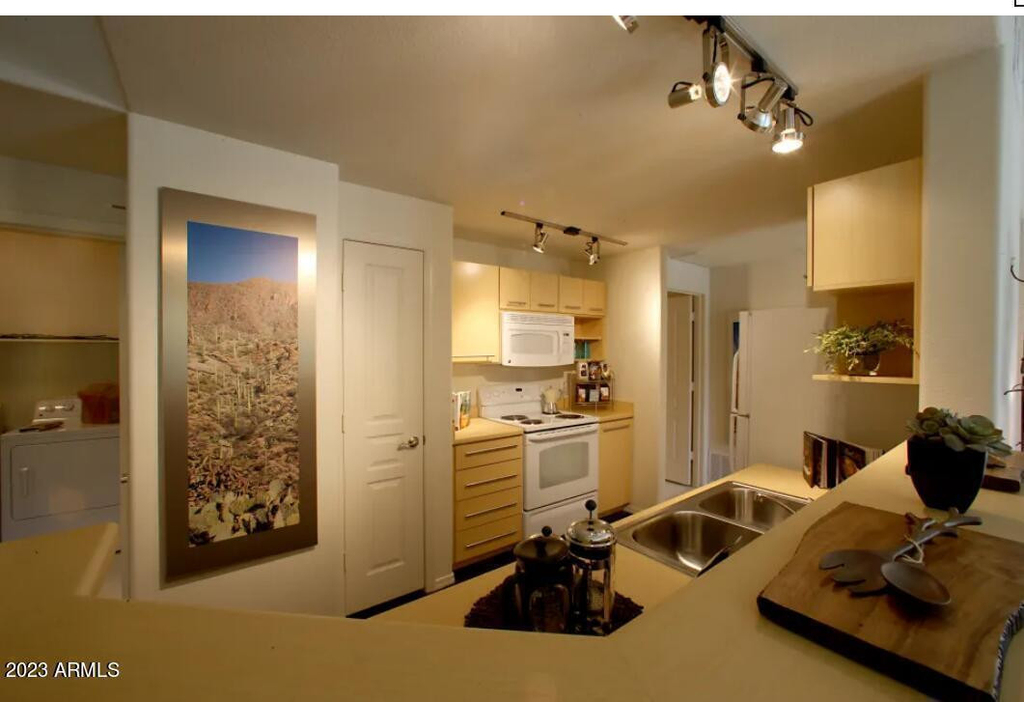 28575 N Black Canyon Highway - Photo 2