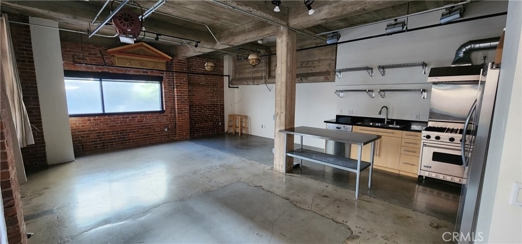 835 Locust Avenue - Photo 0