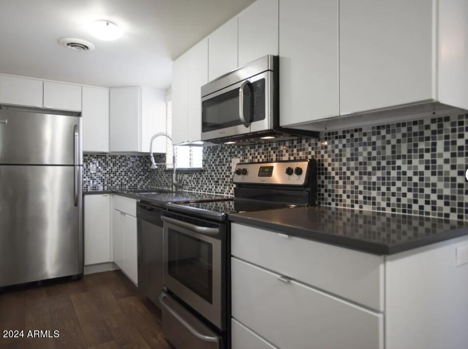 8021 E Osborn Road - Photo 2