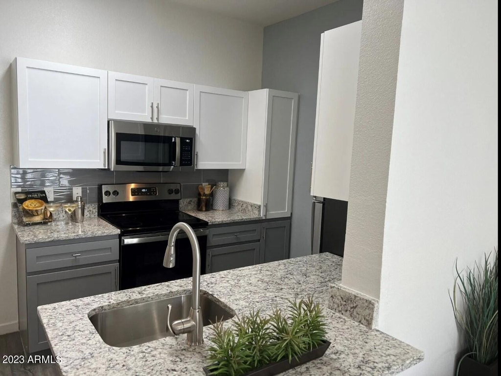 1811 E Apache Boulevard - Photo 2