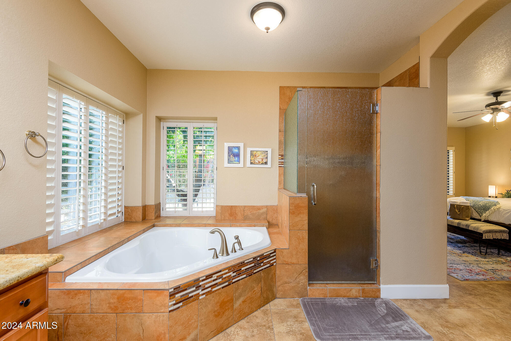 1221 N Kenwood Lane - Photo 4