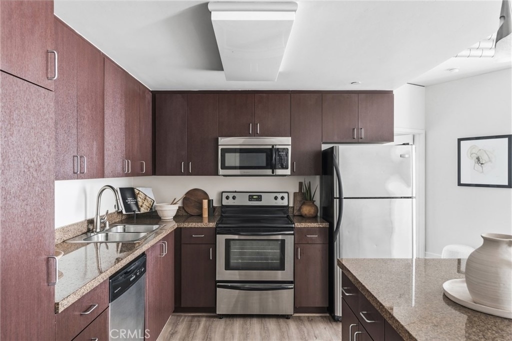 1080 Park Blvd - Photo 4