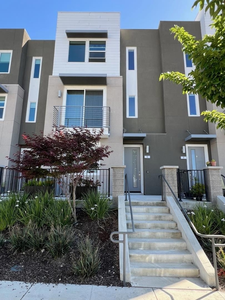 326 Agustin Narvaez Street - Photo 0