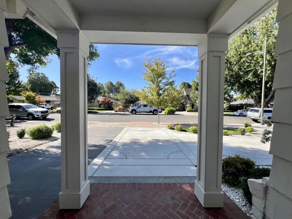 1232 Malone Road - Photo 3
