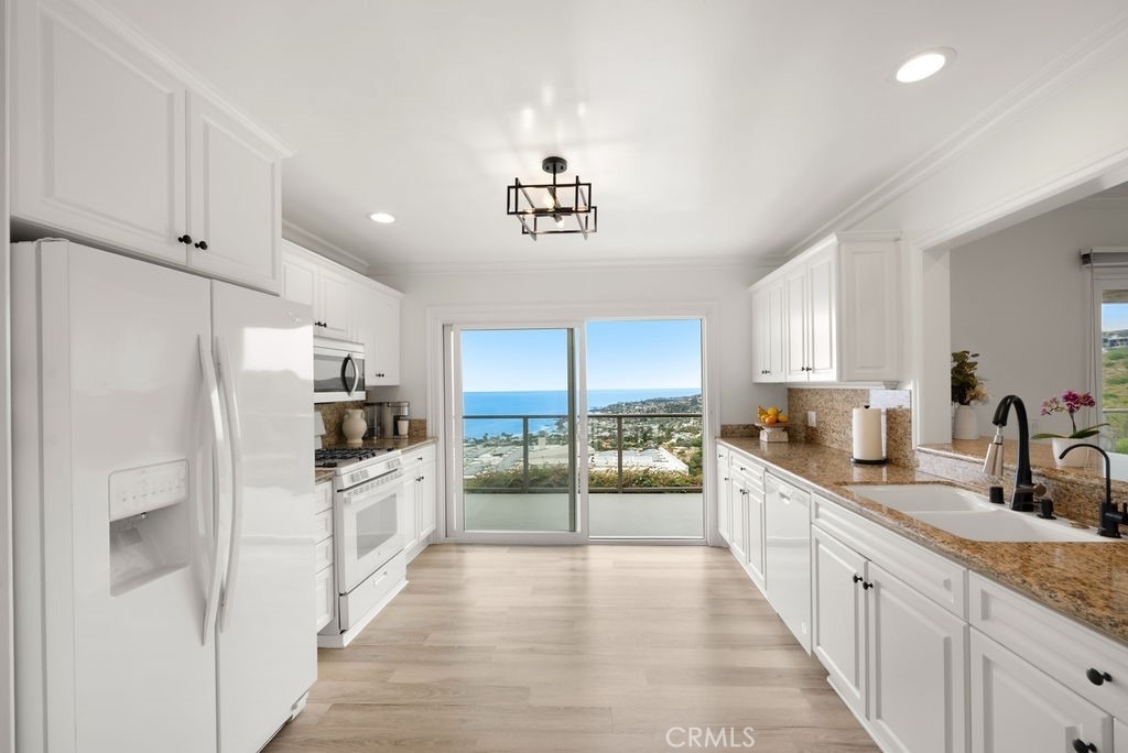 1651 Thurston Drive - Photo 12