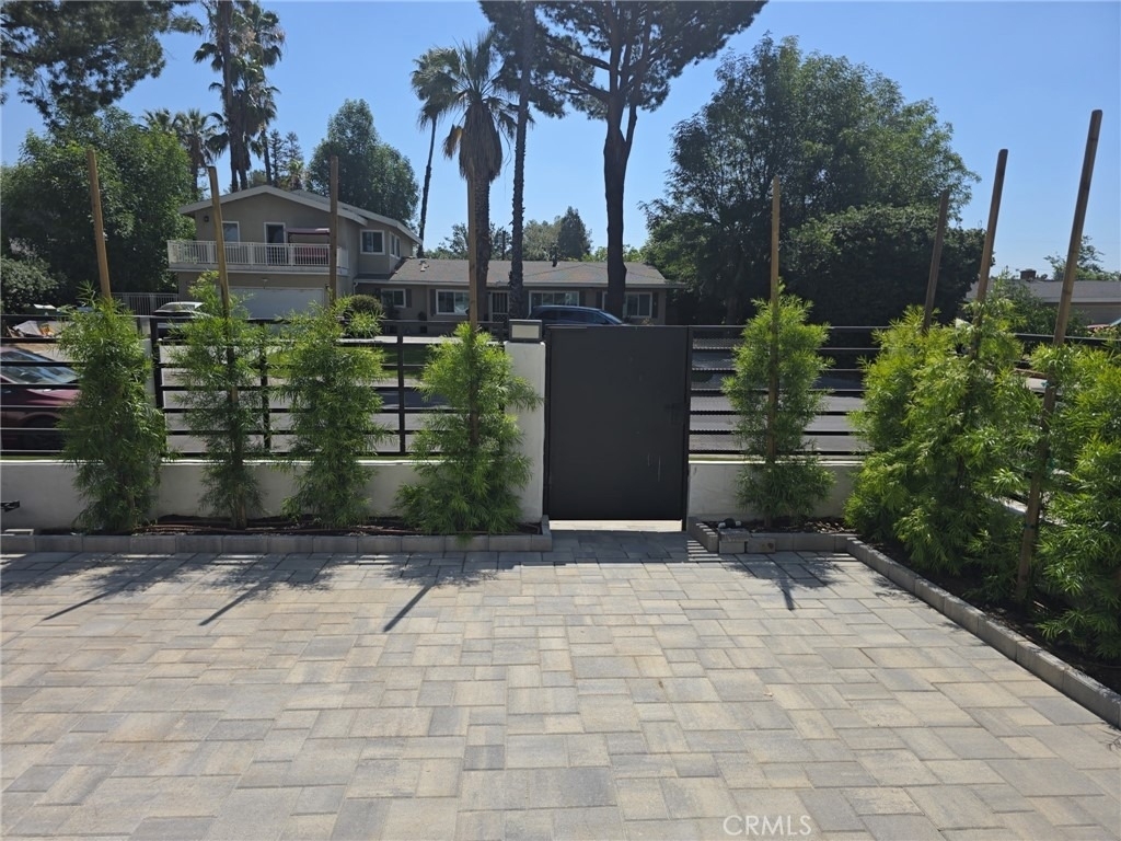 8613 Oakdale Avenue - Photo 9