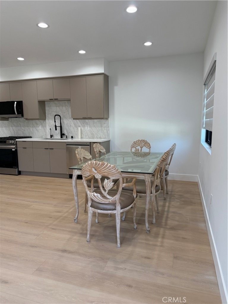 8613 Oakdale Avenue - Photo 8