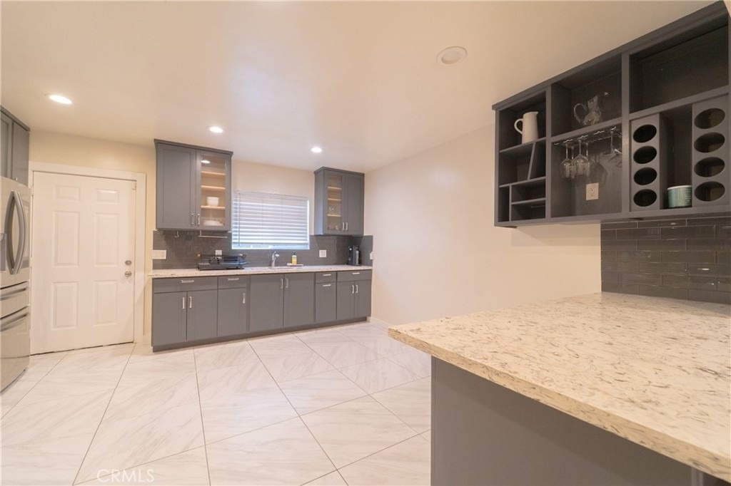 411 E 115th - Photo 15