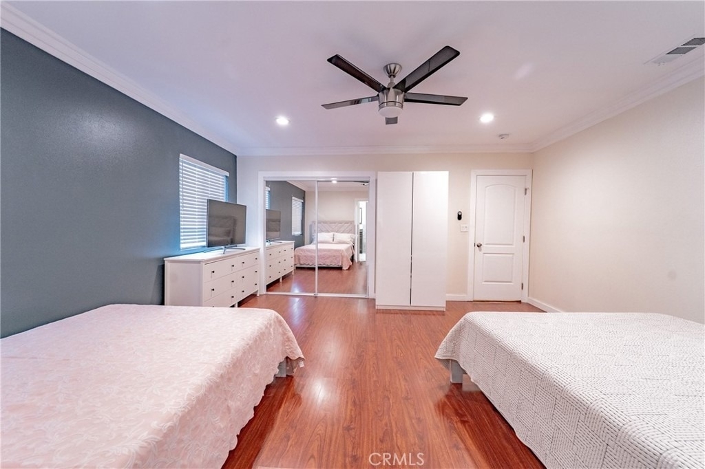 411 E 115th - Photo 9