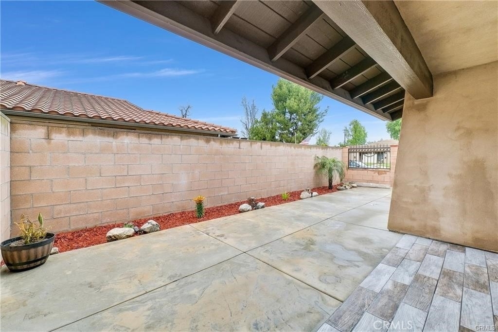2644 Sycamore - Photo 5