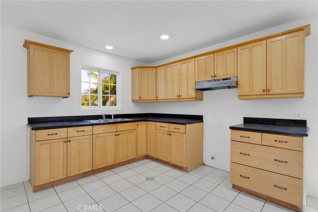 348 W 83rd Street - Photo 8