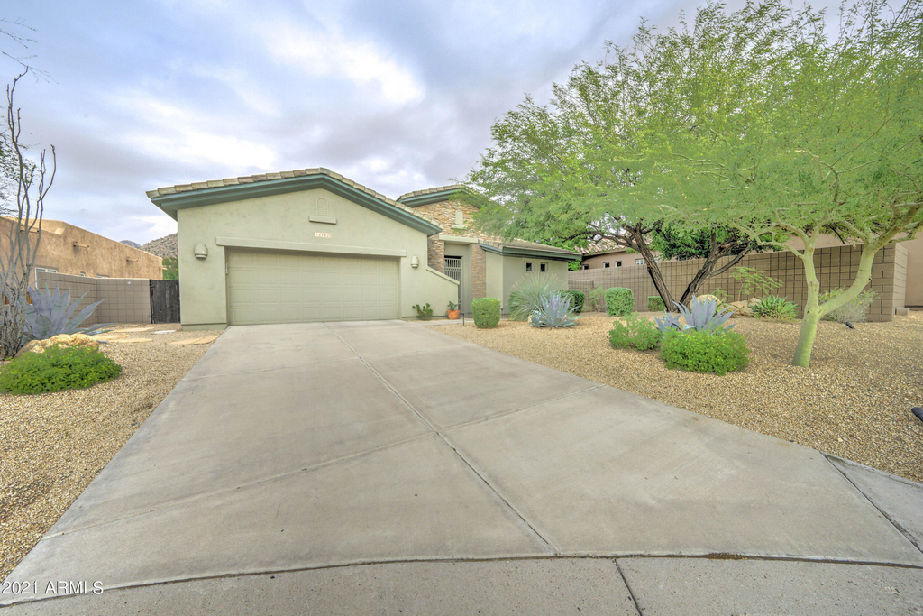 11420 N 141st Street - Photo 0