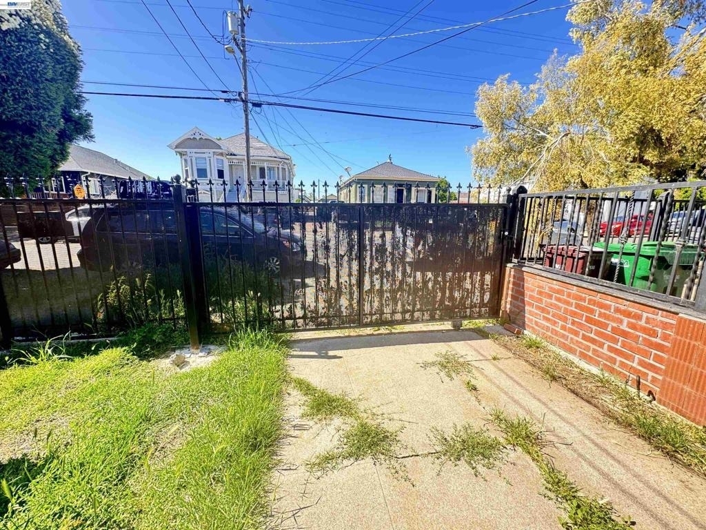 1724 96th - Photo 2