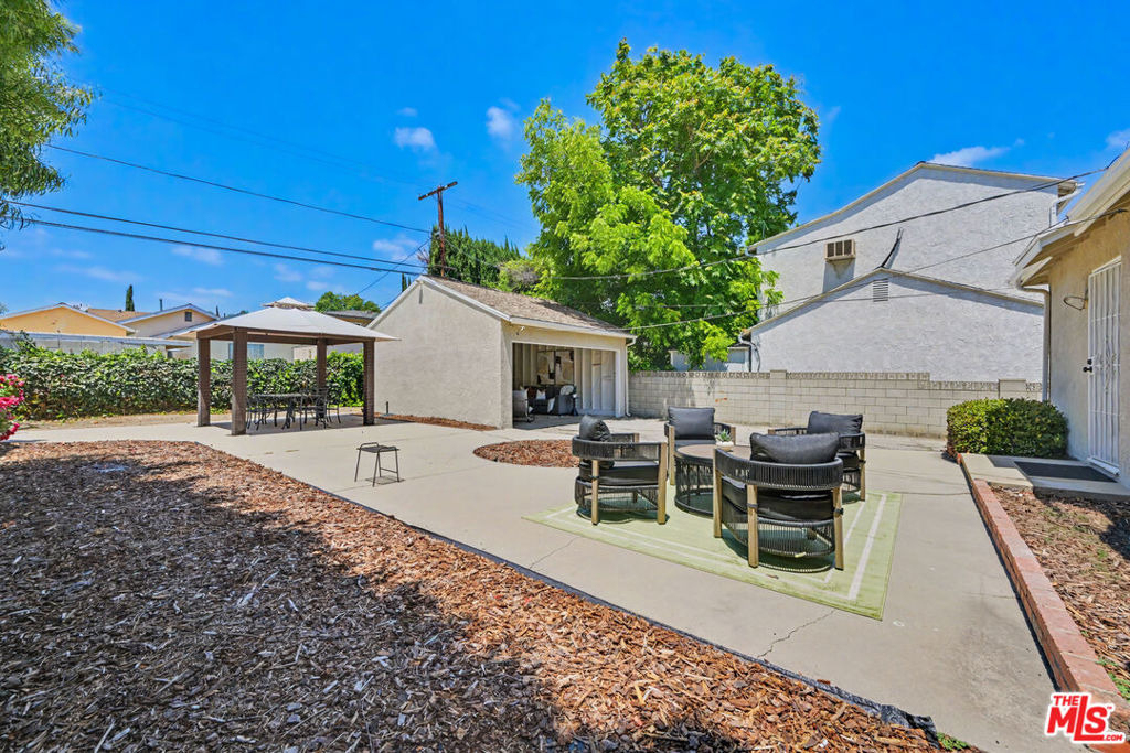 5119 Enfield Avenue - Photo 25
