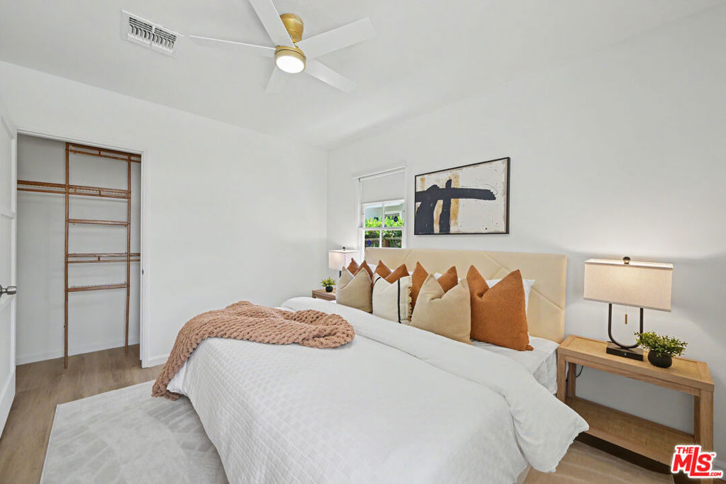5119 Enfield Avenue - Photo 18