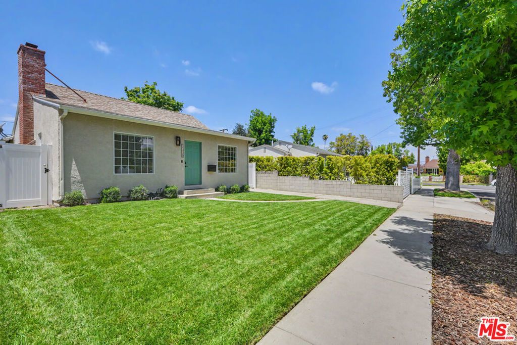 5119 Enfield Avenue - Photo 37