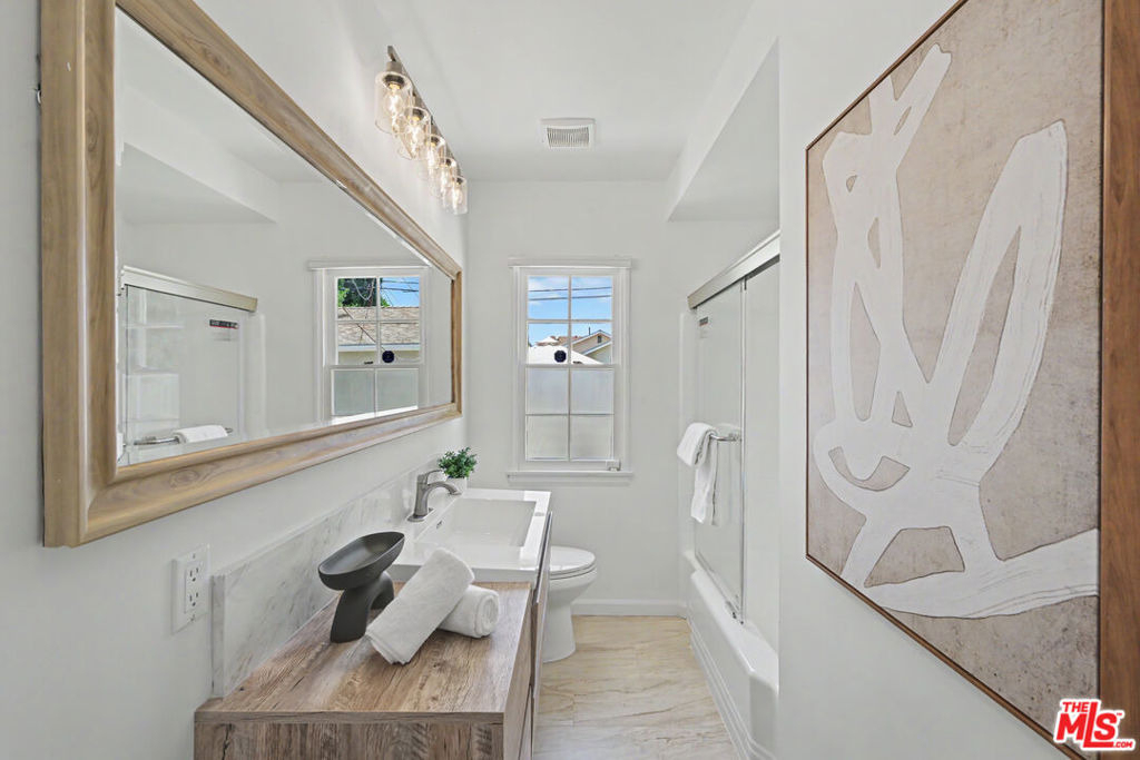 5119 Enfield Avenue - Photo 20