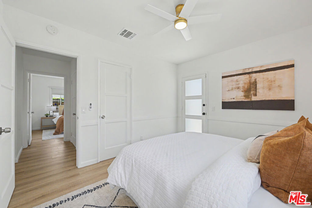 5119 Enfield Avenue - Photo 24