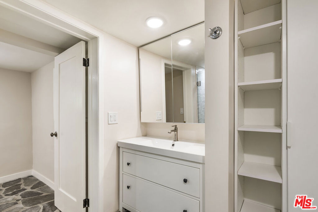 937 N Beverly Glen Boulevard - Photo 14