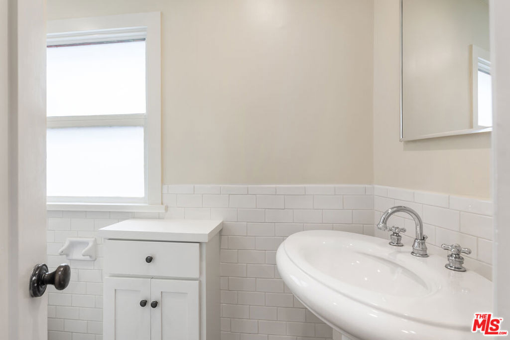 937 N Beverly Glen Boulevard - Photo 5